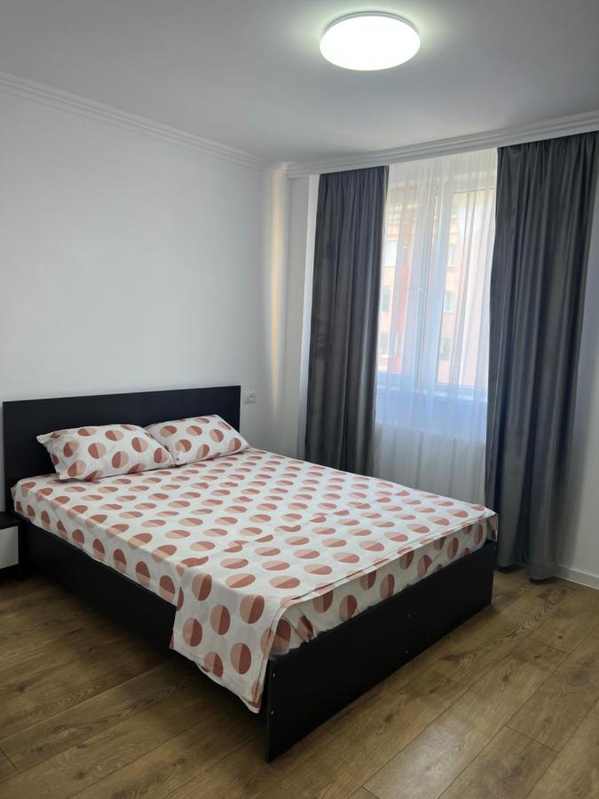 Sunny Apartment Center Suceava Eksteriør bilde