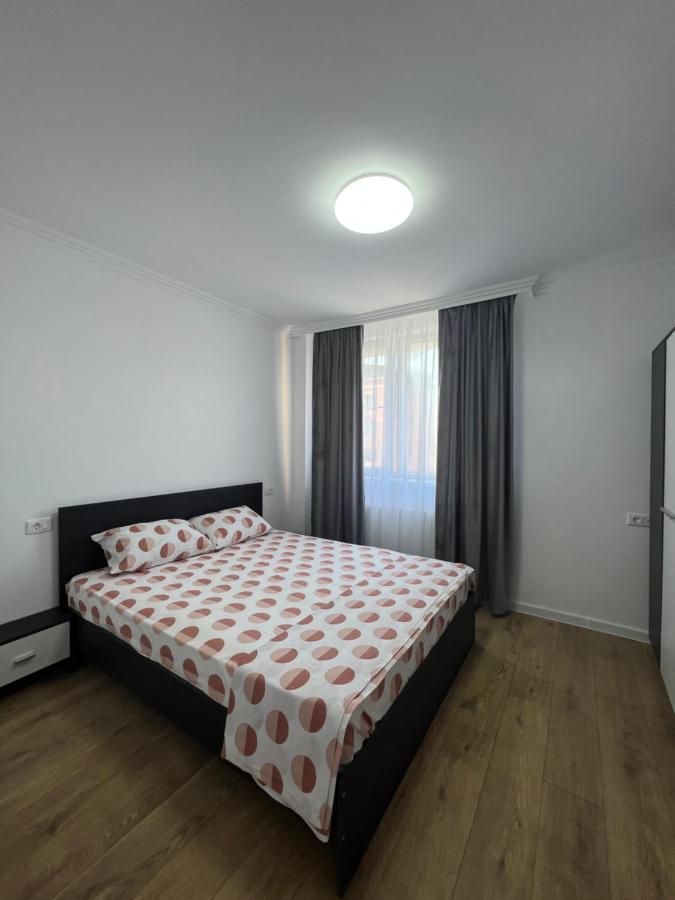 Sunny Apartment Center Suceava Eksteriør bilde