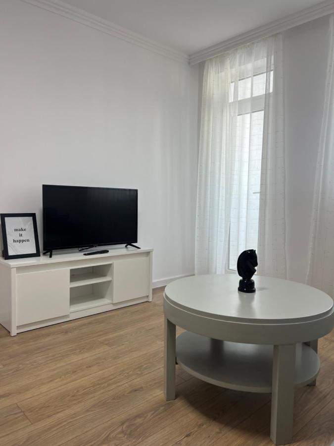 Sunny Apartment Center Suceava Eksteriør bilde