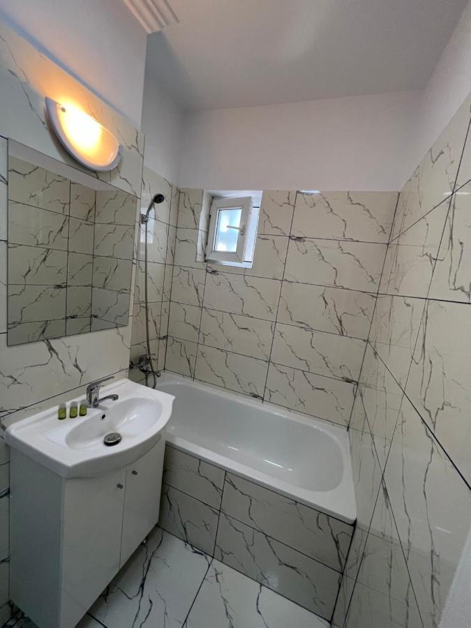 Sunny Apartment Center Suceava Eksteriør bilde